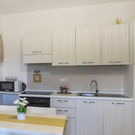 Holiday home Lovely In With Kitchen *